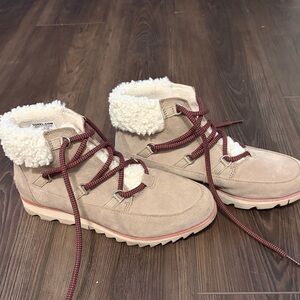 Sorel Harlow Lace Cozy Waterproof Boots size 8